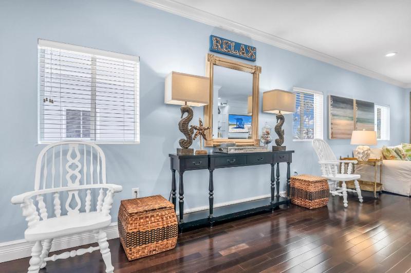 Beachside Haven - 650C - image 12