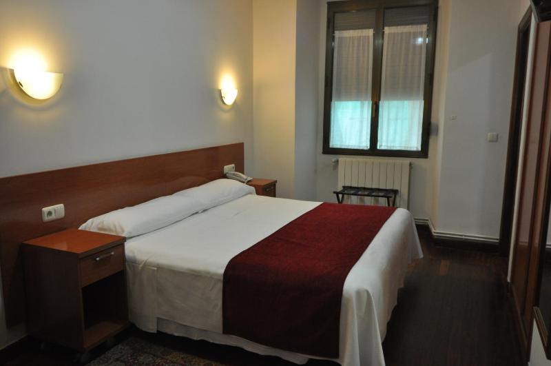 Interior Double or Twin Room image 2