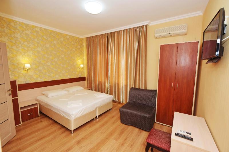 Standard Double or Twin Room image 1