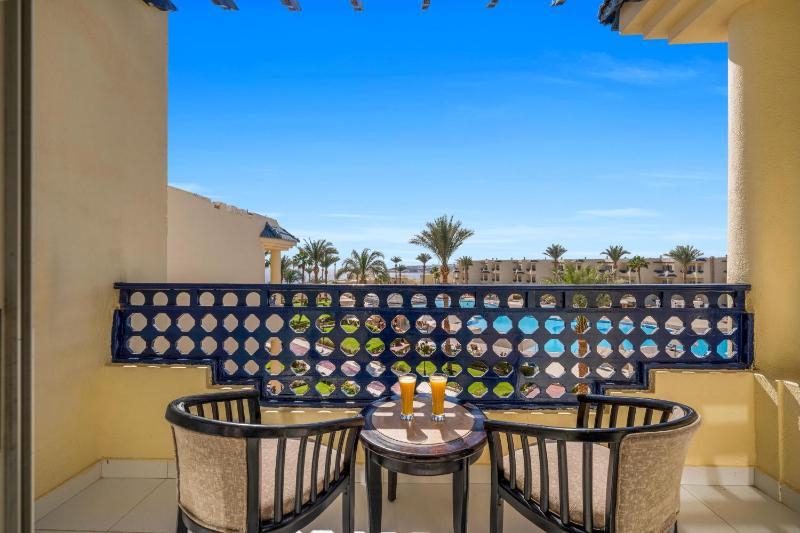 Grand Oasis Resort - image 9