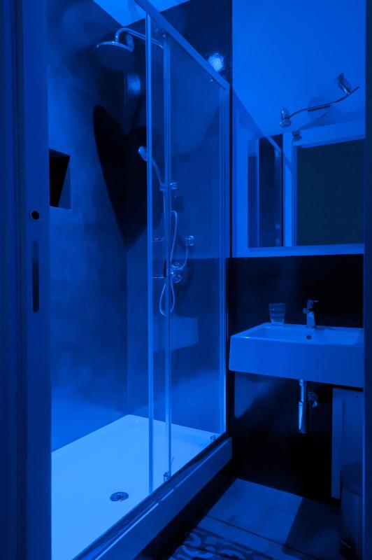 Double Room image 4