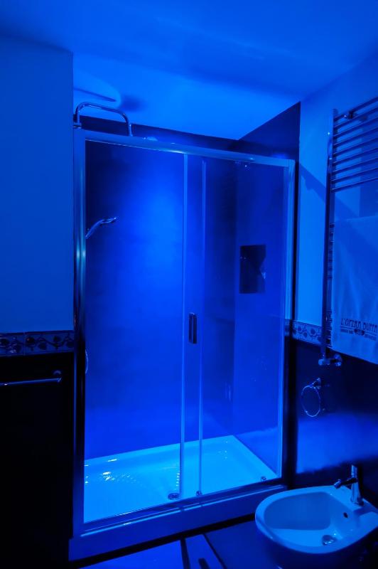 Superior King Room image 3