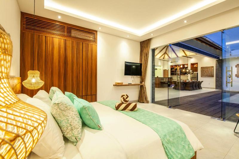 Canggu 400m to Beach Escape 4br Designer villa - image 19