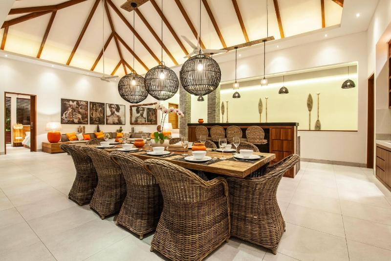Canggu 400m to Beach Escape 4br Designer villa - image 8