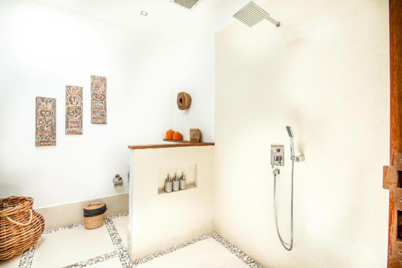 Canggu 400m to Beach Escape 4br Designer villa - image 30