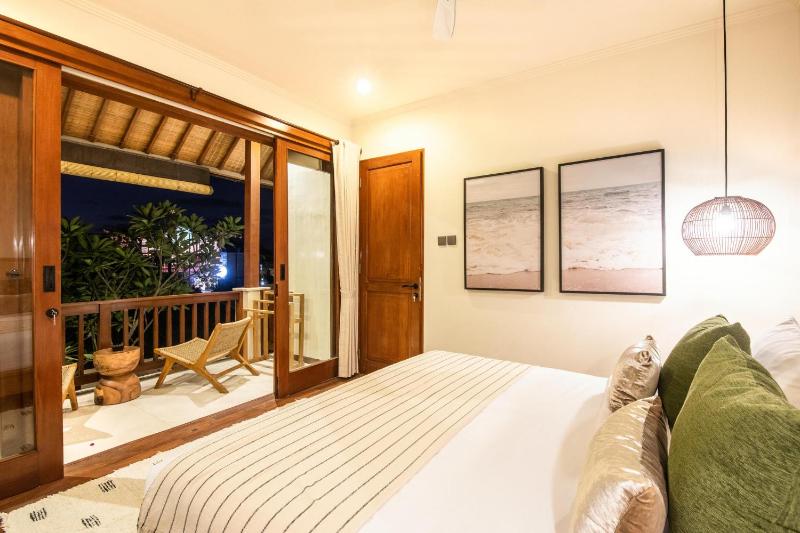 Luxury 4BR Haven 3min to Canggu's Beach Elegance - image 7