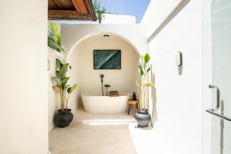 Luxury 4BR Haven 3min to Canggu's Beach Elegance - image 43