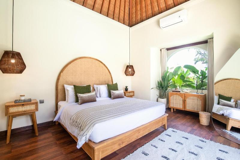 Luxury 4BR Haven 3min to Canggu's Beach Elegance - image 13