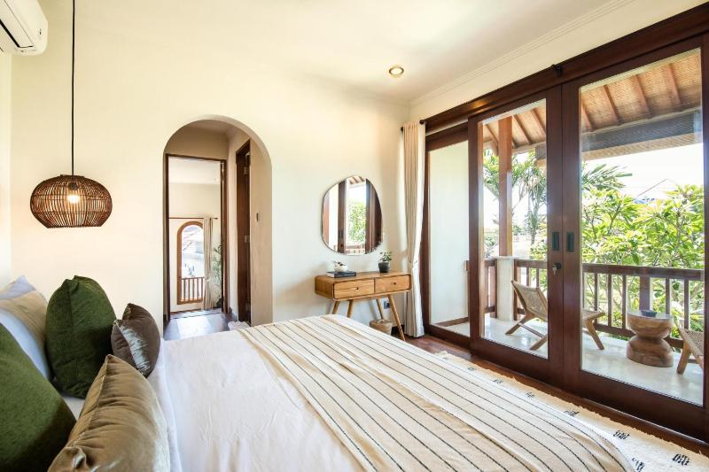 Luxury 4BR Haven 3min to Canggu's Beach Elegance - image 29