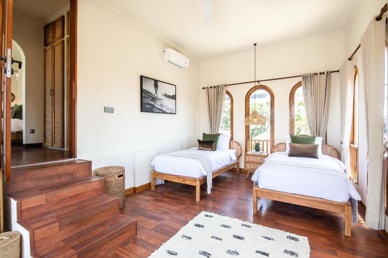 Luxury 4BR Haven 3min to Canggu's Beach Elegance - image 37