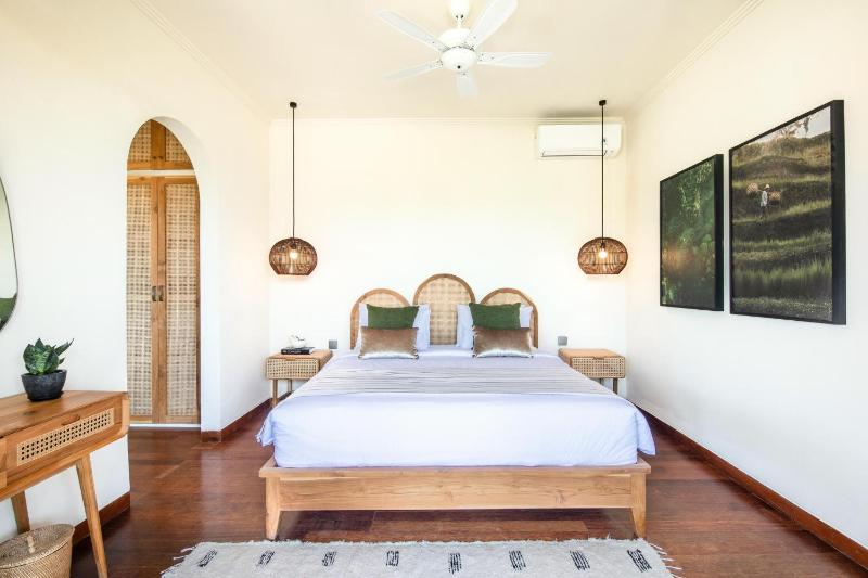 Luxury 4BR Haven 3min to Canggu's Beach Elegance - image 19