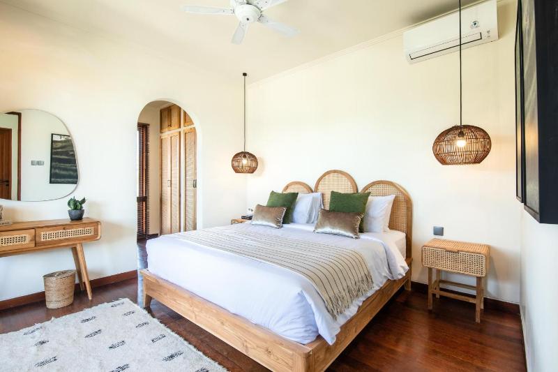 Luxury 4BR Haven 3min to Canggu's Beach Elegance - image 15