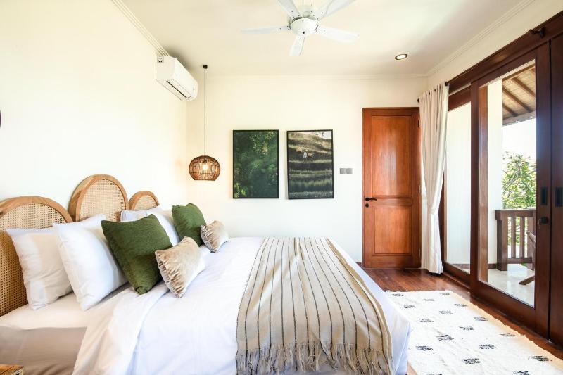 Luxury 4BR Haven 3min to Canggu's Beach Elegance - image 48
