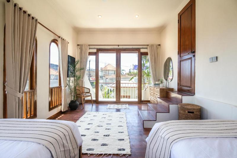 Luxury 4BR Haven 3min to Canggu's Beach Elegance - image 8