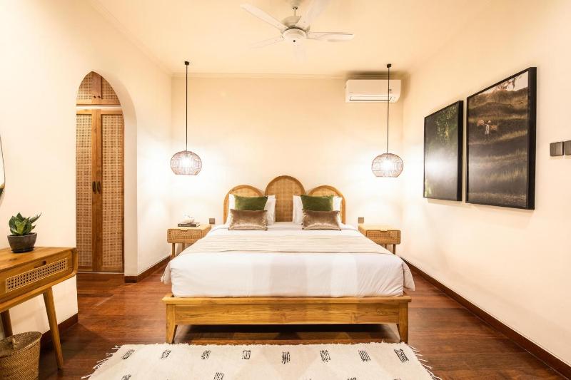 Luxury 4BR Haven 3min to Canggu's Beach Elegance - image 39