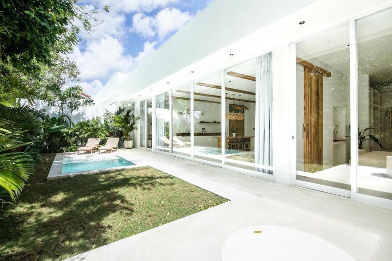 Chic 2BR Villa 5min to Bingin's Coastal Bliss - image 7