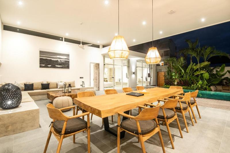 Chic 4BR Villa Canggu Hub 800m to Beach Bliss - image 25