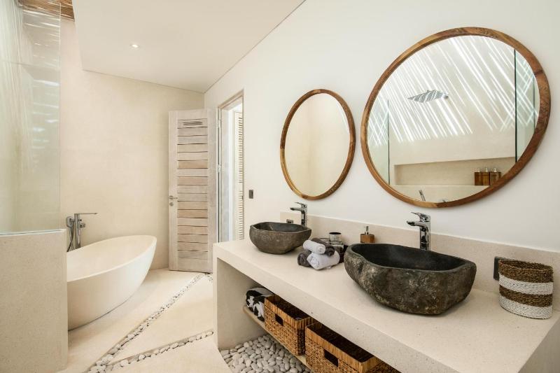 Chic 4BR Villa Canggu Hub 800m to Beach Bliss - image 47