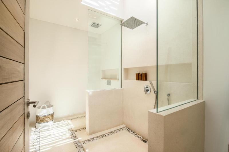 Chic 4BR Villa Canggu Hub 800m to Beach Bliss - image 42