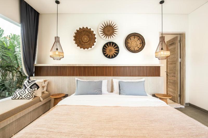 Chic 4BR Villa Canggu Hub 800m to Beach Bliss - image 12