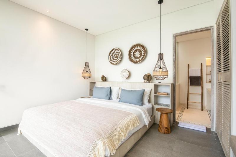 Chic 4BR Villa Canggu Hub 800m to Beach Bliss - image 6