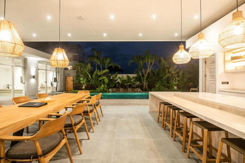 Chic 4BR Villa Canggu Hub 800m to Beach Bliss - image 14