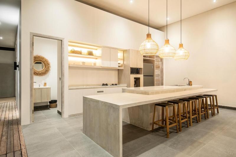Chic 4BR Villa Canggu Hub 800m to Beach Bliss - image 37