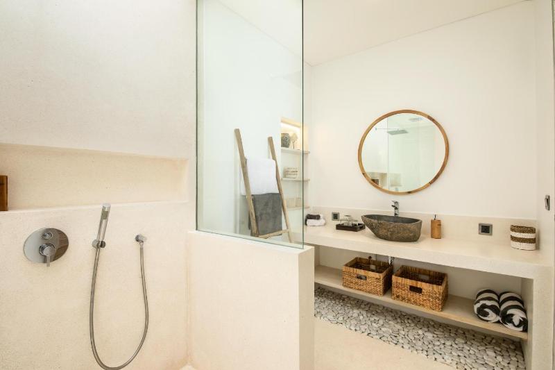 Chic 4BR Villa Canggu Hub 800m to Beach Bliss - image 46