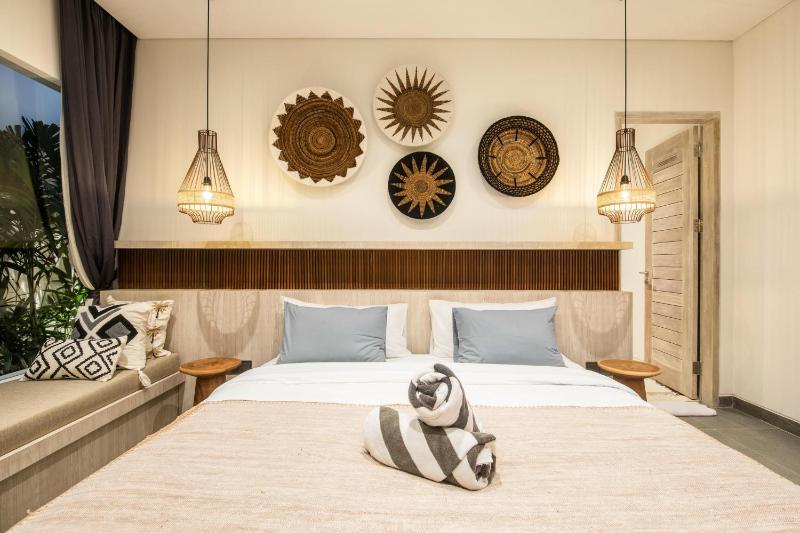 Chic 4BR Villa Canggu Hub 800m to Beach Bliss - image 5