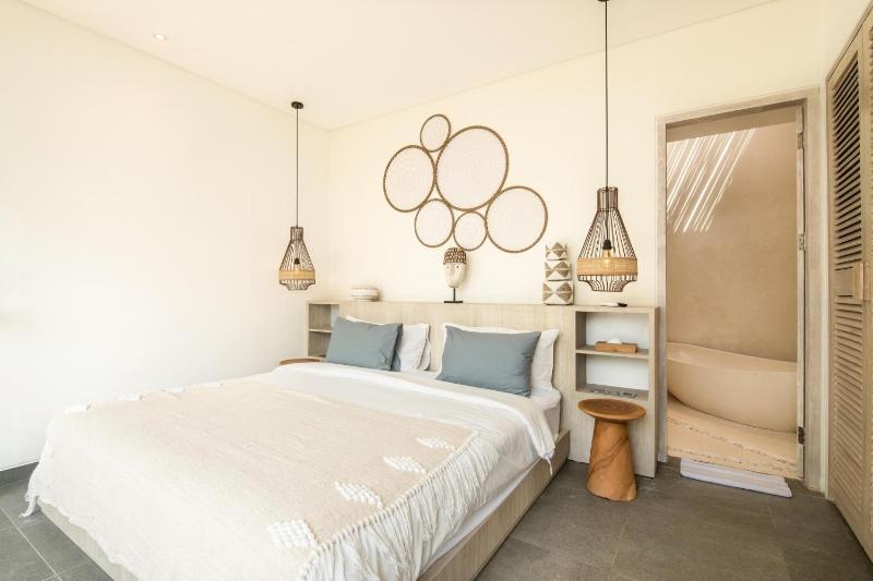 Chic 4BR Villa Canggu Hub 800m to Beach Bliss - image 45