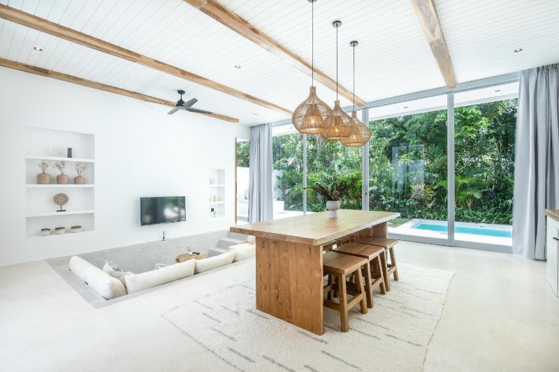 Sleek 2BR Villa 4min to Bingin's Beachfront - image 14