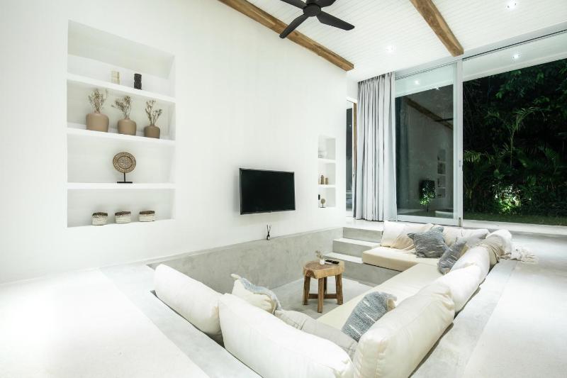 Sleek 2BR Villa 4min to Bingin's Beachfront - image 3