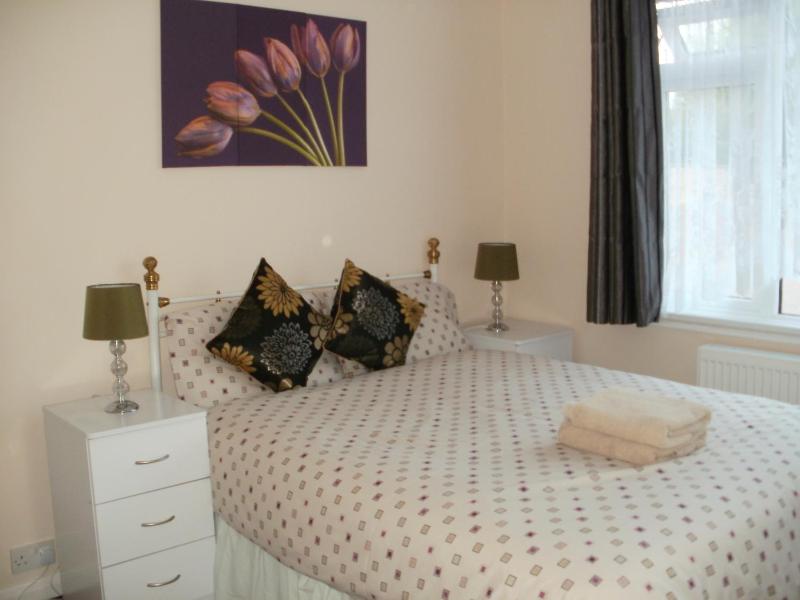 Double Room image 3