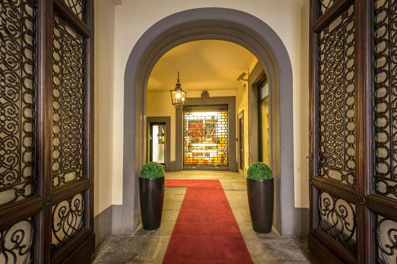 Hotel Duomo Firenze - image 9