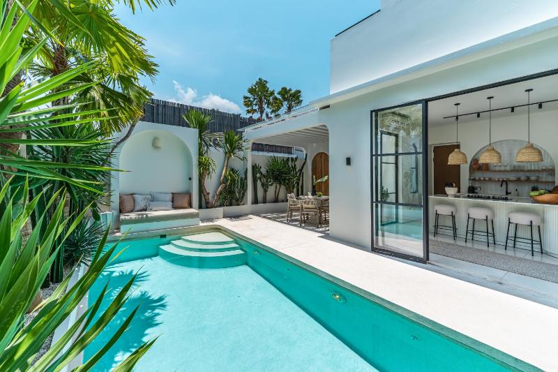 Sanctum House - Exquisite 3BR Tropical Villa in Perfect Location - image 19