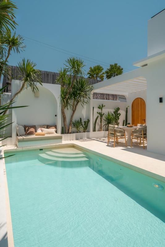 Sanctum House - Exquisite 3BR Tropical Villa in Perfect Location - image 21