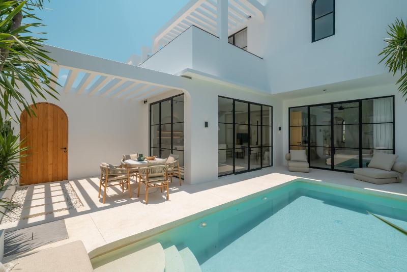 Sanctum House - Exquisite 3BR Tropical Villa in Perfect Location - image 38