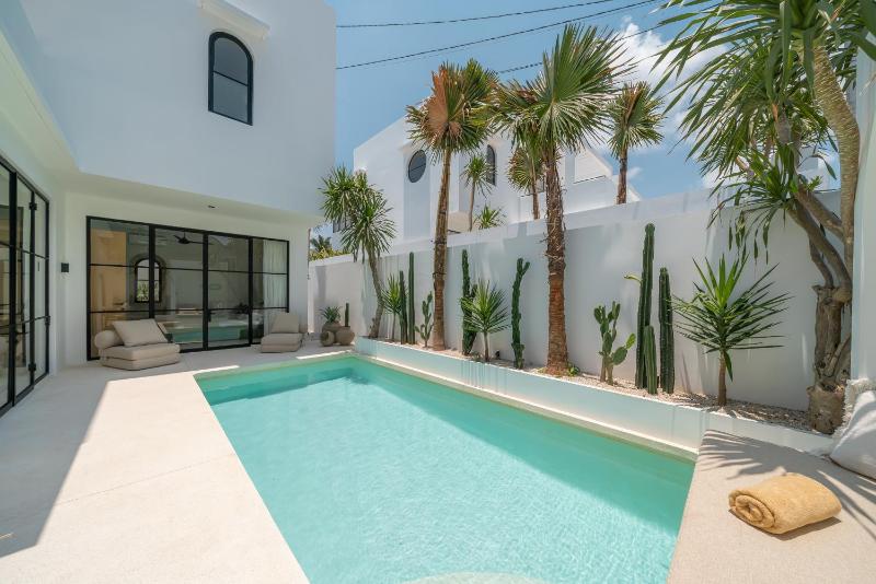 Sanctum House - Exquisite 3BR Tropical Villa in Perfect Location - image 33