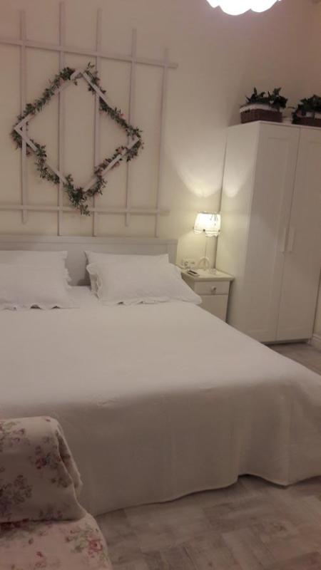 Romantic apartment near Opera with Air-conditioning - image 15