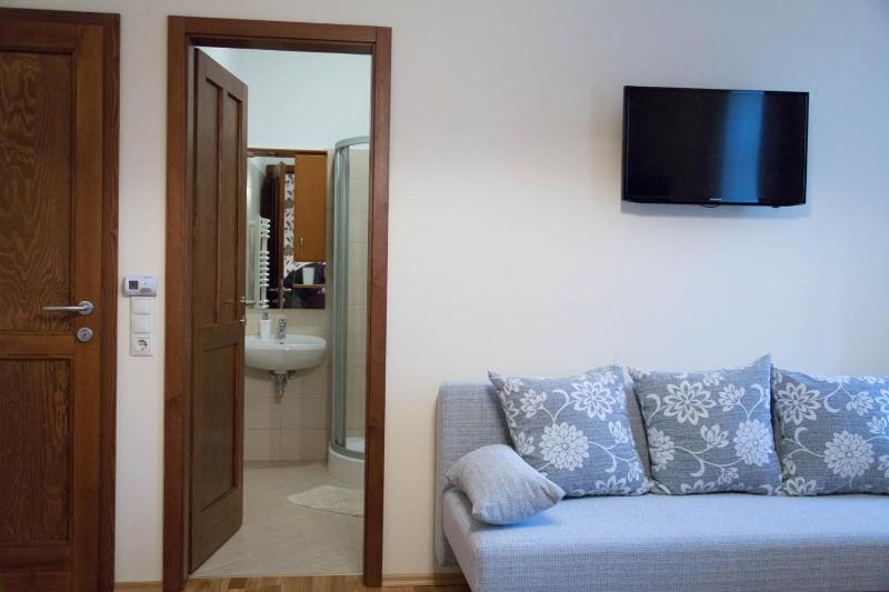 Deluxe Quadruple Room image 2
