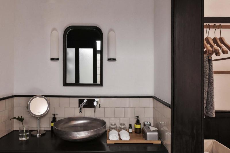 Gulangyu HUMBLE HALL Resort Hotel - Century-Old Historic Building & Banyan Courtyard - Near Sunlight Rock - Free Handmade Afternoon Tea & Breakfast - Pier Luggage Service - Free Island Walking guide & Hidden Route Guide - Paid English Tour Guide Service - image 34