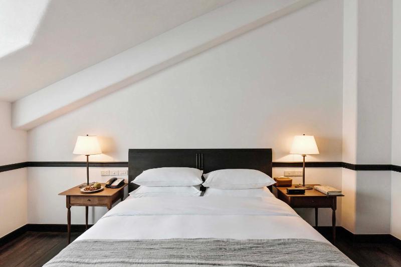 Gulangyu HUMBLE HALL Resort Hotel - Century-Old Historic Building & Banyan Courtyard - Near Sunlight Rock - Free Handmade Afternoon Tea & Breakfast - Pier Luggage Service - Free Island Walking guide & Hidden Route Guide - Paid English Tour Guide Service - image 20