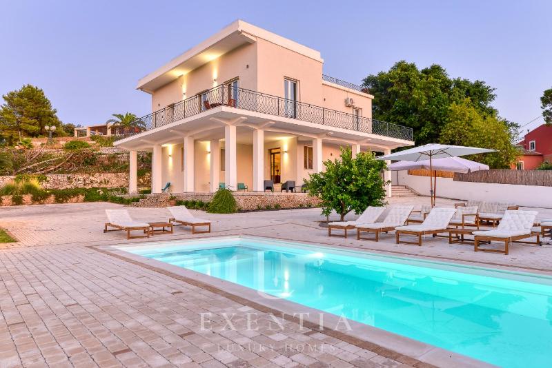 Sea View Villa with Pool facing Ortigia Etna View - image 11