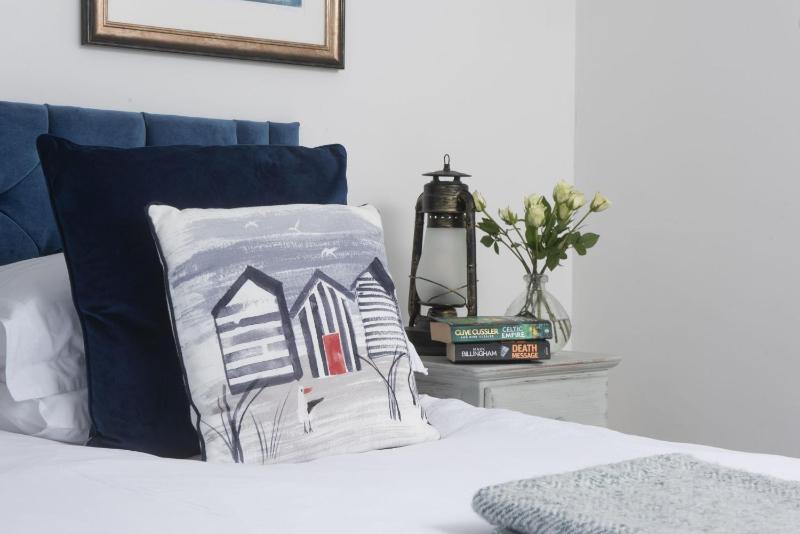 Sennen Sands- Free Parking - Free WiFi - Self Check In - Close to Beach - Pets Welcome - image 33