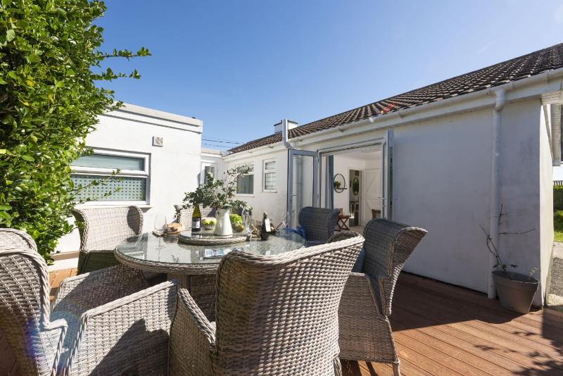 Sennen Sands- Free Parking - Free WiFi - Self Check In - Close to Beach - Pets Welcome - image 31