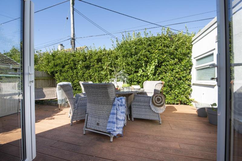 Sennen Sands- Free Parking - Free WiFi - Self Check In - Close to Beach - Pets Welcome - image 32