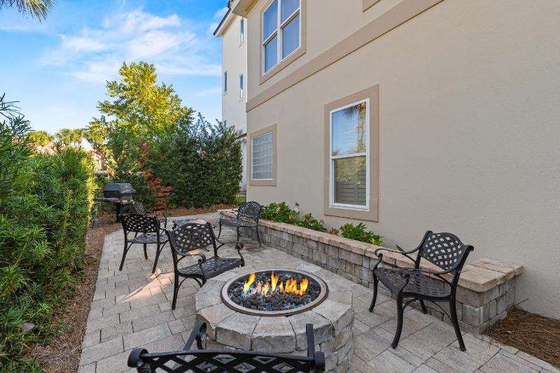 Community Pool Hot Tub and Beach - Beach View - image 16