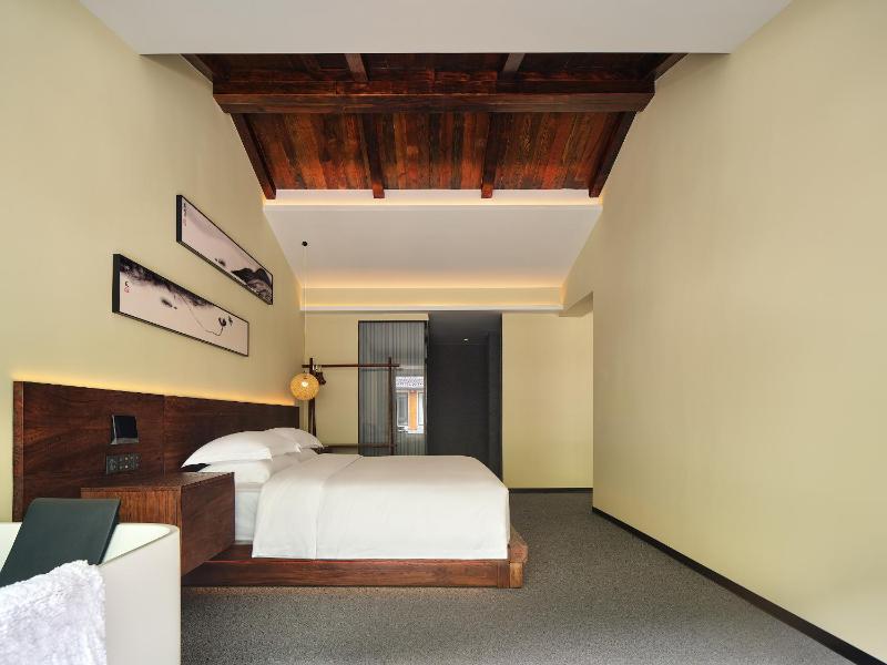 Zhangjiajie ZEN Retreat-FairyLand & Free one way pick up serviceFree Shuttle to East Gate of Forest ParkSecret Hiking RouteRiver TracingMini Forest ParkAffordable LuxuryToursim Service 莫问禅意 - image 32