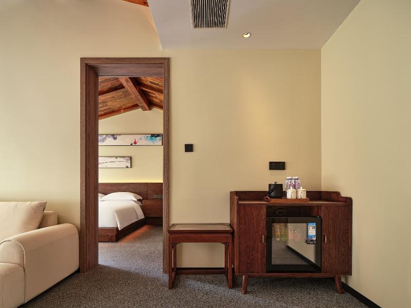 Zhangjiajie ZEN Retreat-FairyLand & Free one way pick up serviceFree Shuttle to East Gate of Forest ParkSecret Hiking RouteRiver TracingMini Forest ParkAffordable LuxuryToursim Service 莫问禅意 - image 35