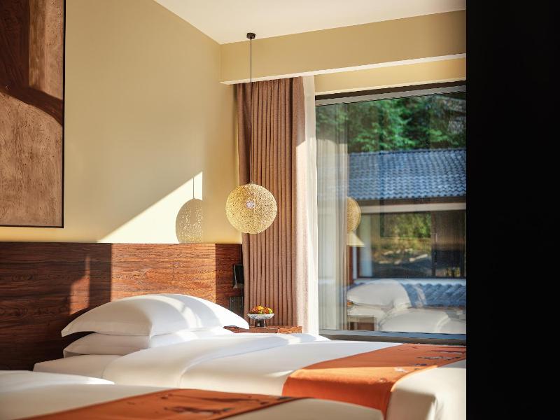 Zhangjiajie ZEN Retreat-FairyLand & Free one way pick up serviceFree Shuttle to East Gate of Forest ParkSecret Hiking RouteRiver TracingMini Forest ParkAffordable LuxuryToursim Service 莫问禅意 - image 22